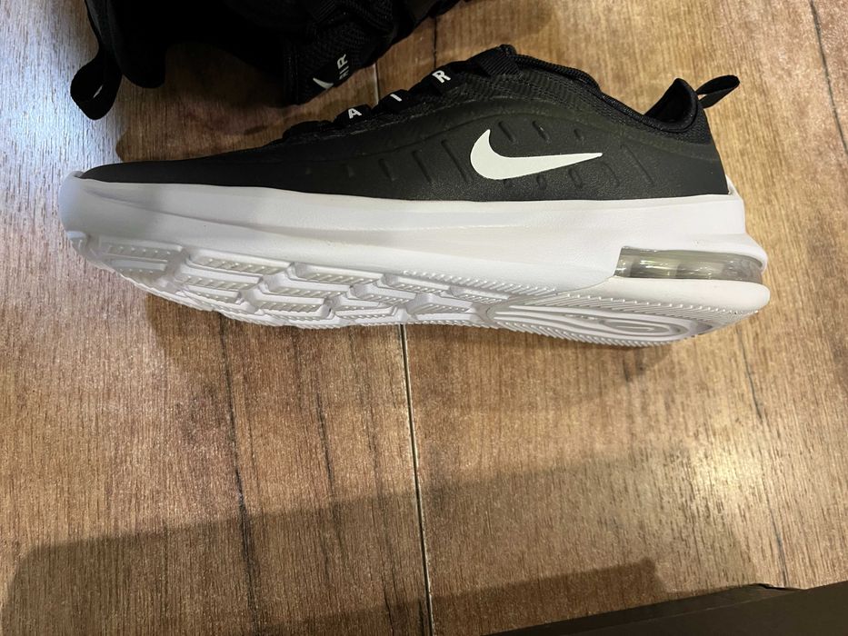 ОРИГИНАЛНИ *** Nike Air Max Axis / Black White