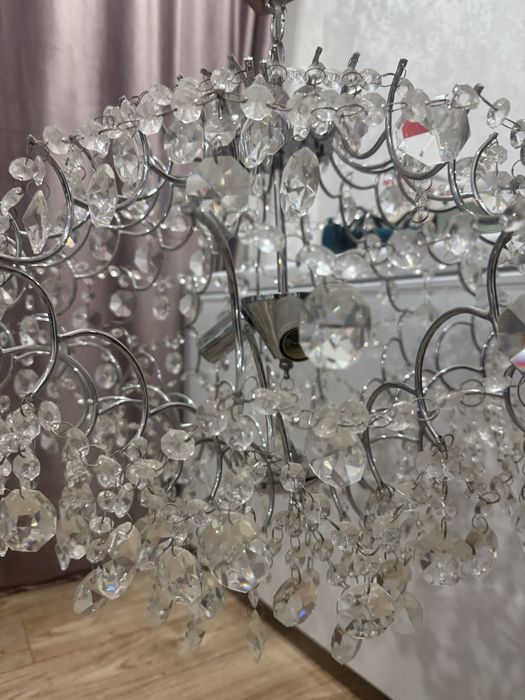 Продам люстру б/у