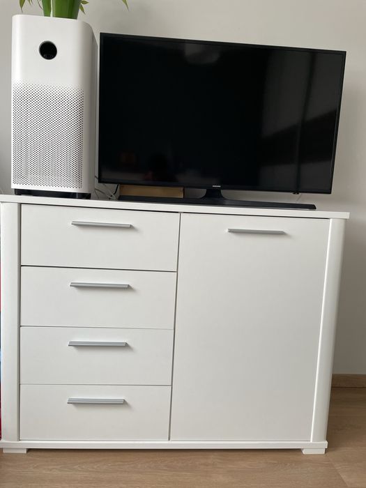 Comoda sertare comoda usa Comoda Mobexpert Comoda Alba 4 sertare 1 usa