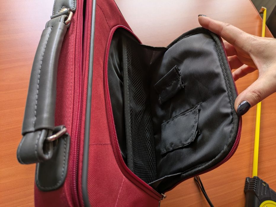 Geantă tabletă 11 inch roșie