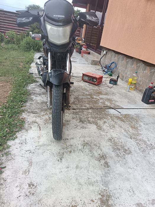 Vând motocicleta kymico 125r 4t