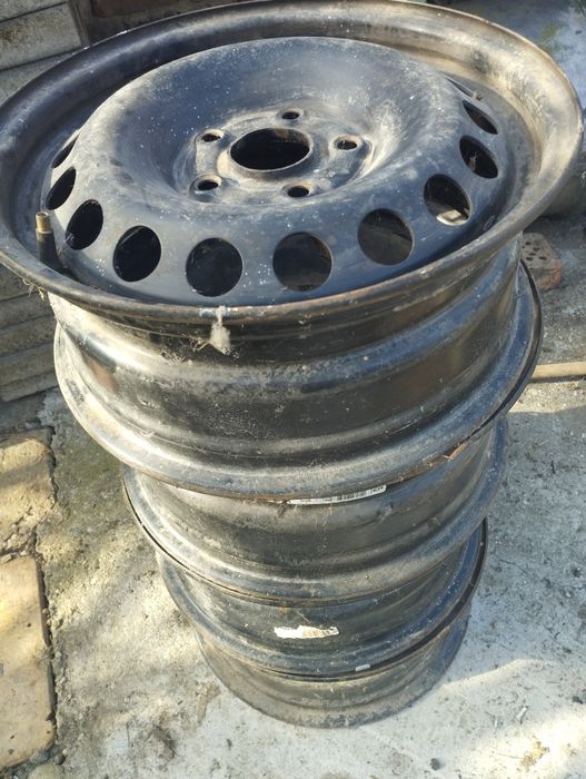 Желез ни джанти за автомобил