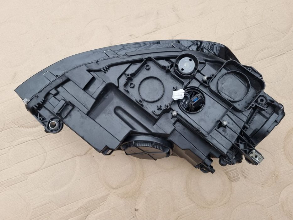 Far stanga bixenon VW Golf 7 Europa