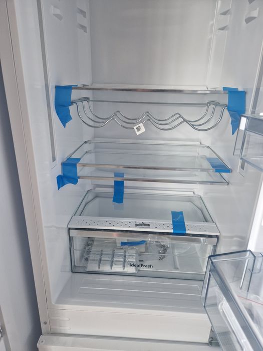 Хладилник за вграждане Vestfros A++ No Frost