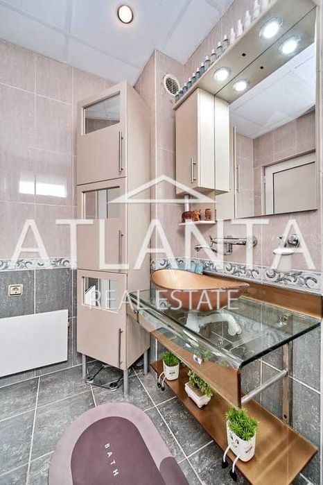 Продава се Тристаен апартамент в Варна, Цветен квартал - 106 кв.м за 2340 €/кв.м - Снимка #9