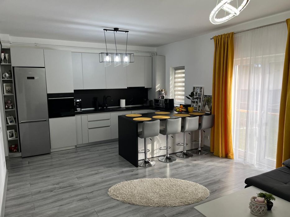 Apartament cu 3 camere de vanzare