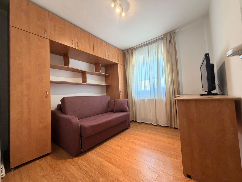 Vand apartament cu doua camere