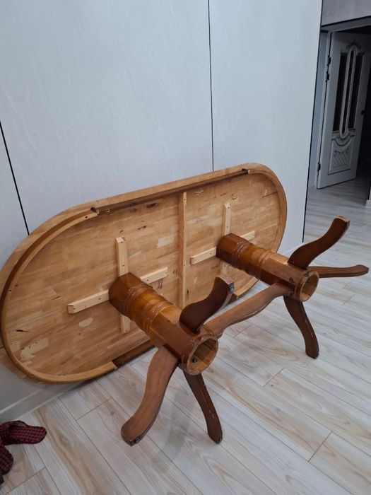 Стол сатылады кухонный
