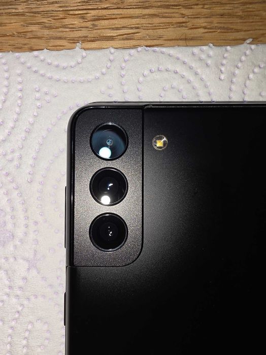 Телефон Galaxy S21+