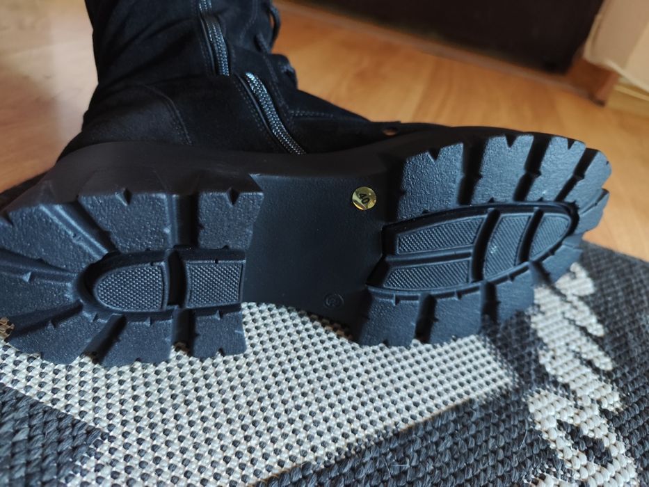 Cizme perforate din piele intoarsa naturala