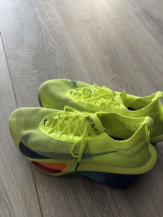 Nike кроссовка бешущий