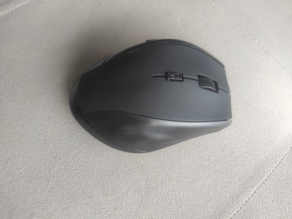 Продавам безжична мишка