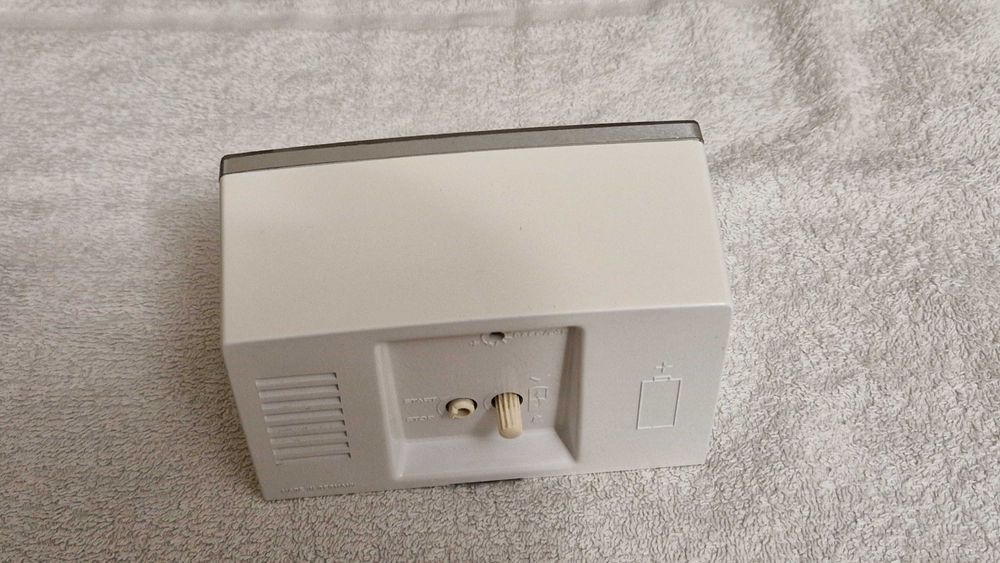 Ceas de masa vintage mecanic-electronic nemțesc