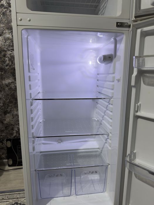 Холодильник Artel