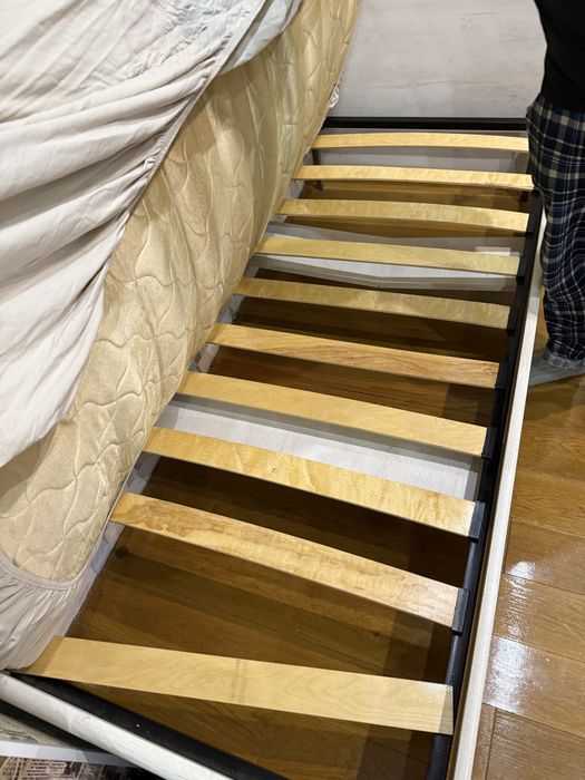 Отдам кровать полуторку