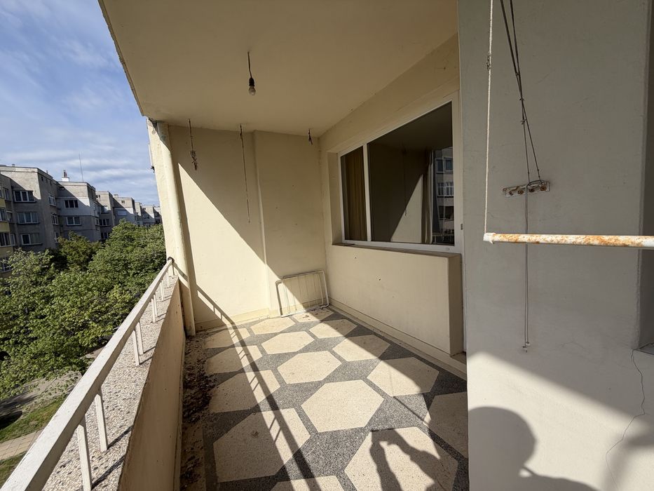 ИМОТИ Силистра продава тристаен апартамент с гараж