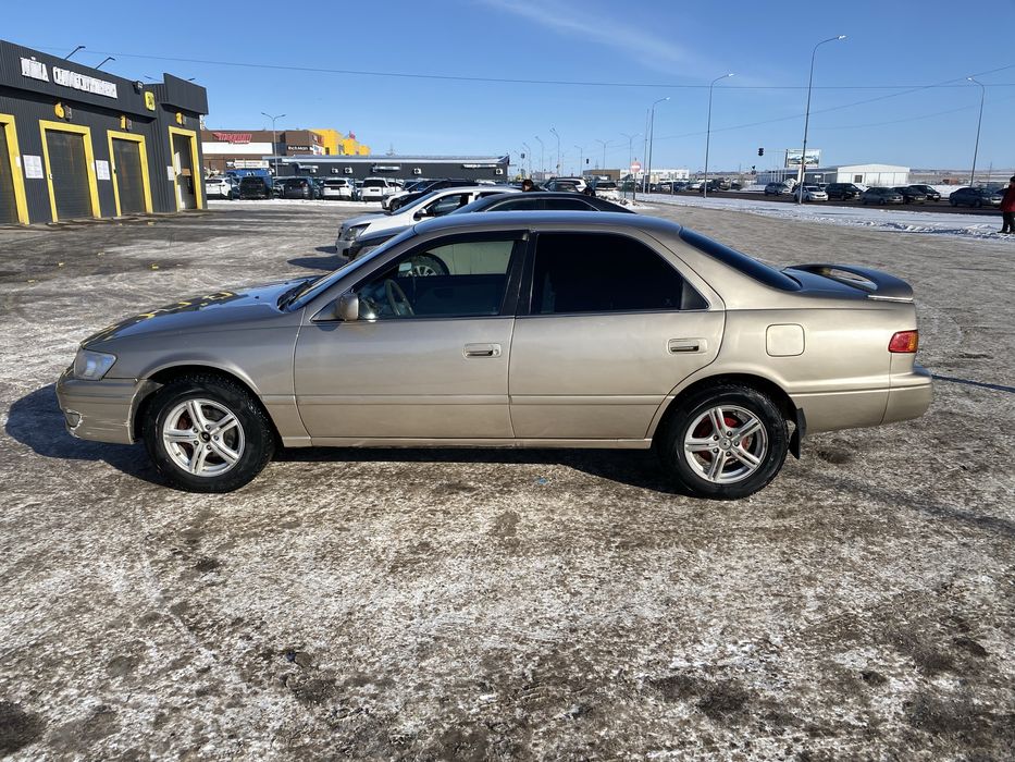 Тойота Камри 25