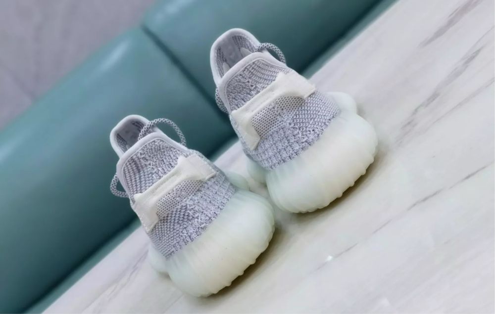 Обувки Adidas Yeezy Boost 350 V2 Static