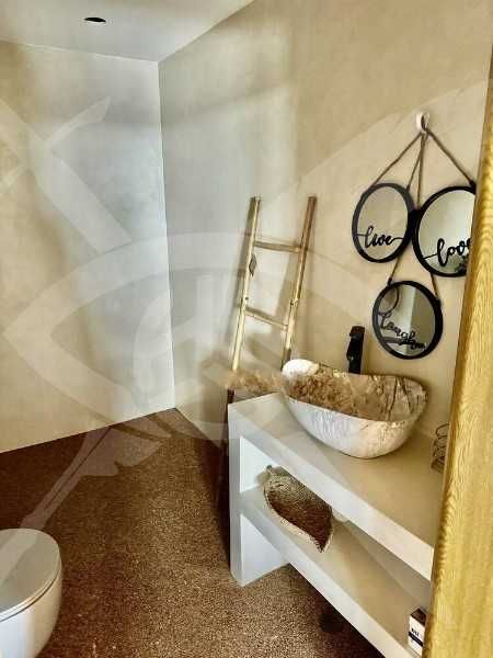 Продава се Къща в Приморско - 300 кв.м за 1384 €/кв.м - Снимка #1