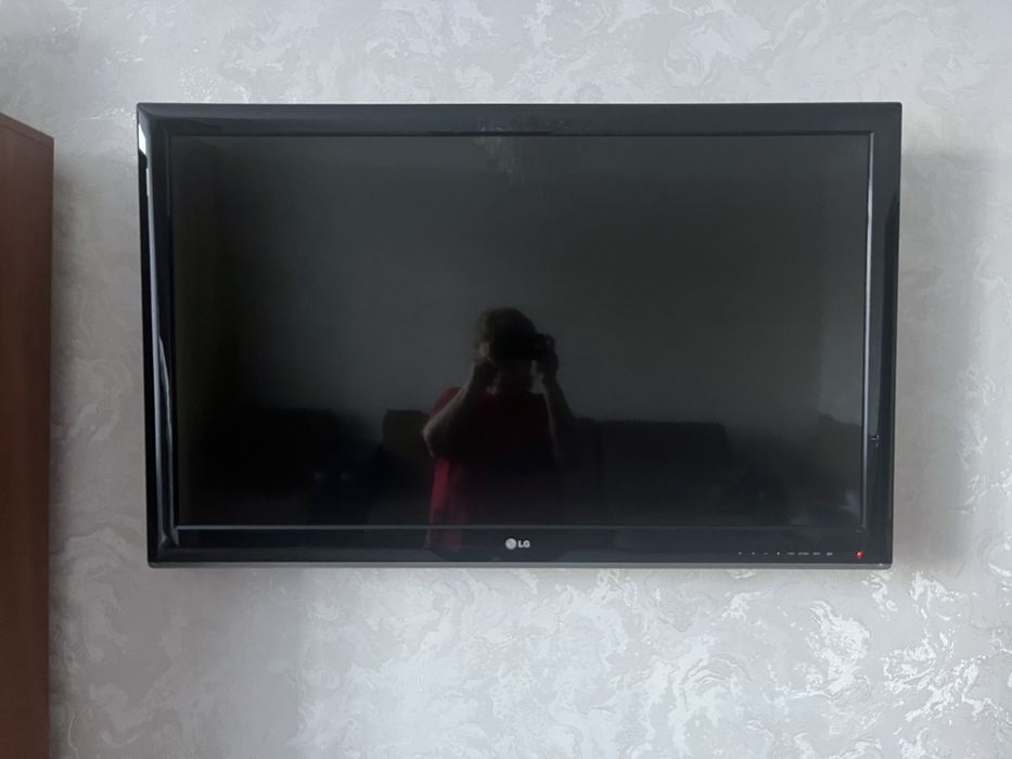 Продаю телевизор Lg