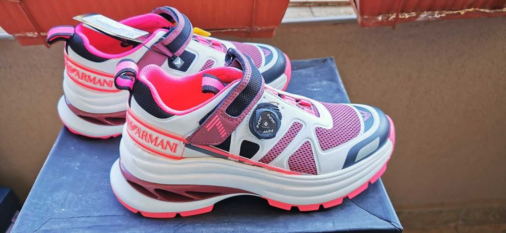 Оригинални маркови дамски маратонки EMPORIO ARMANI EA7 - 38 2/3 номер