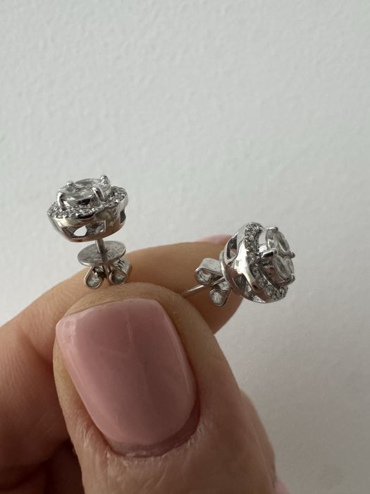 Set cu diamante cercei si colier