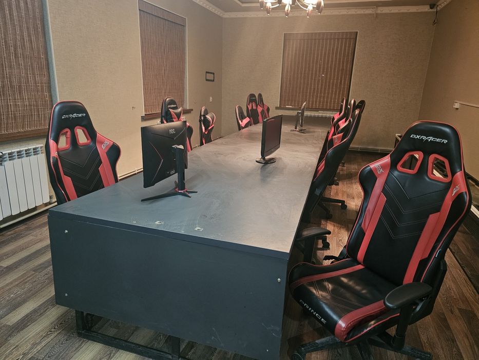 , компьютерный стол и бар