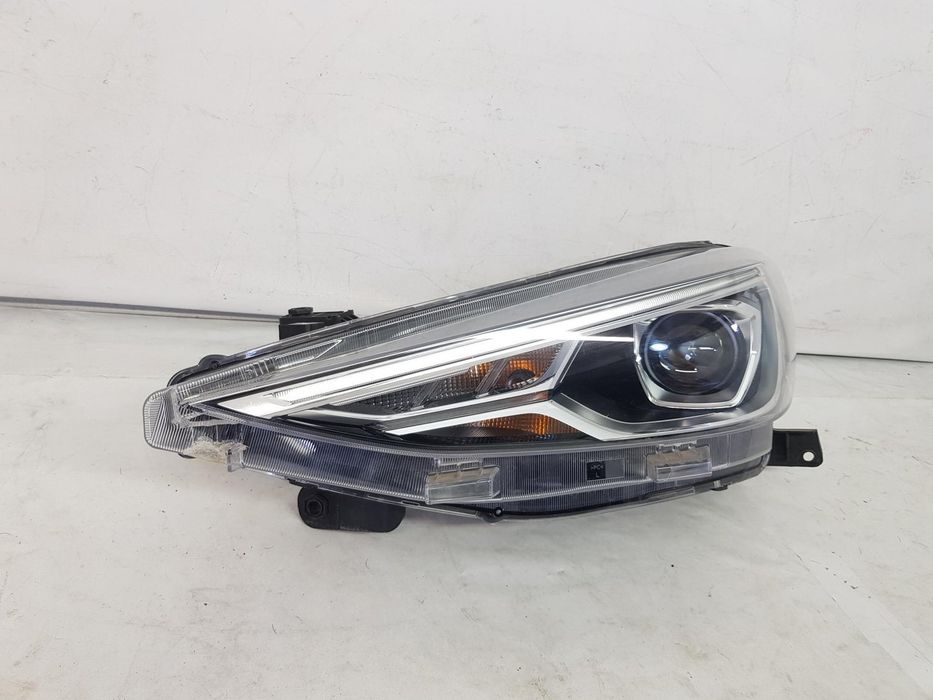 Far stanga halogen + led MG ZS dupa 2024