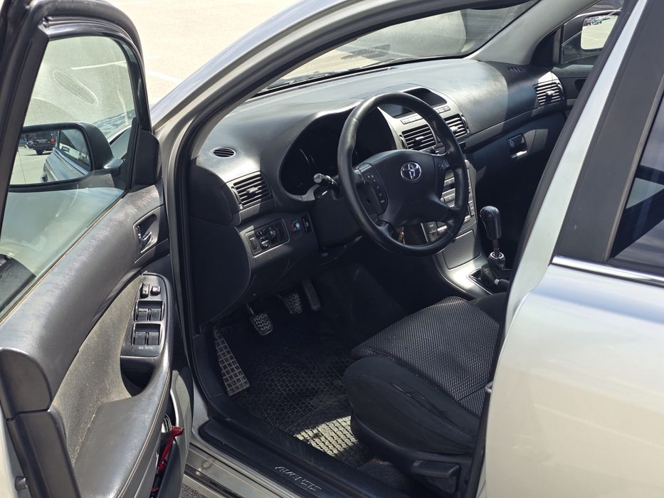 Toyota avensis 1.8 gaz