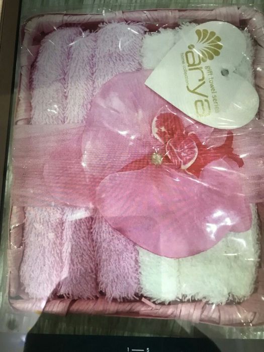 Полотенце-салфетки  розовые в корзине