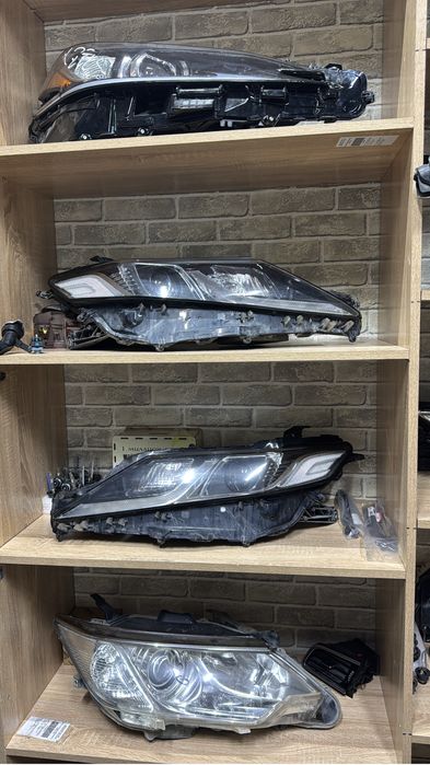 Фары на Toyota Camry 70/75