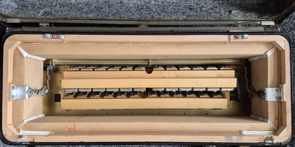 Vand Acordeon Hohner Atlantic 4 deluxe