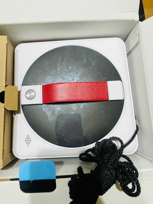 Robot inteligent Jargrovs de curățat geamuri cu pulverizare automată