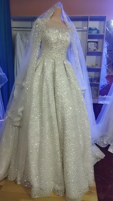 Янги Келин куйлакларимиз бор 500000 дан бошланган.