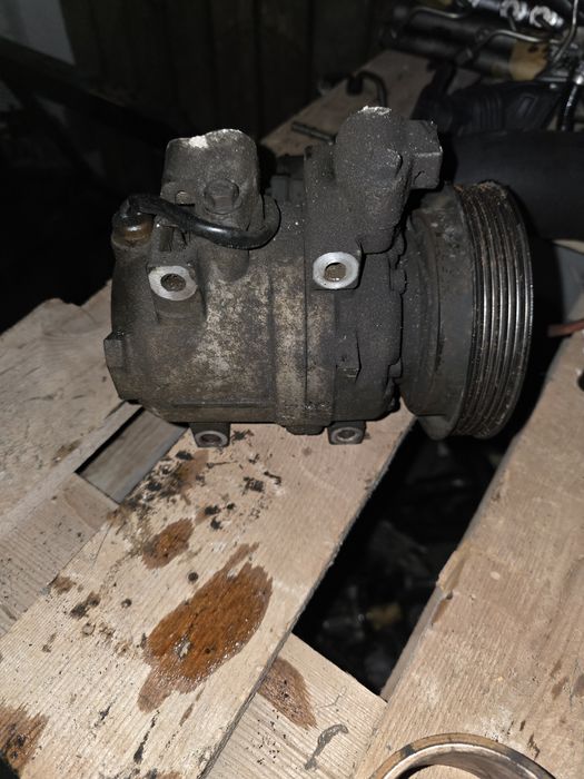 Компресор на климатик за SsangYong Kyron 2.7д 2009г