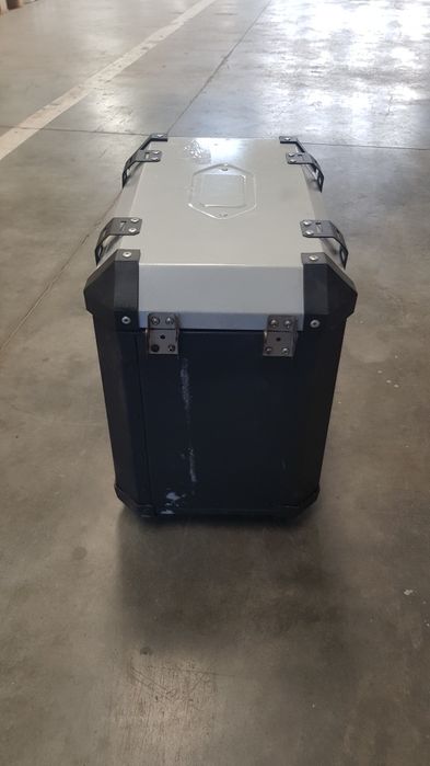 Cutie aluminiu (sidecase, topcase)