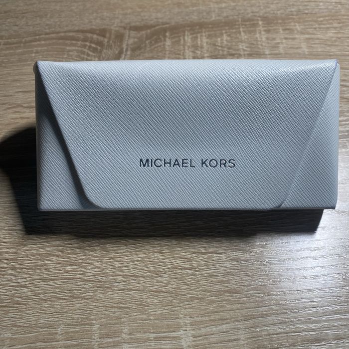 Солнцезащитные очки Michael Kors