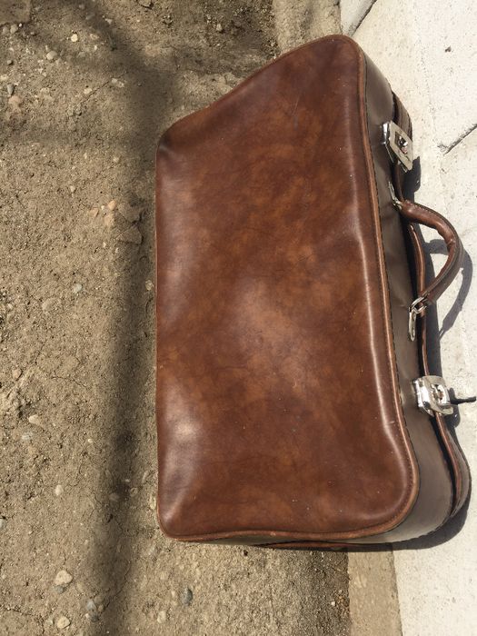 Geamantan vechi Colectie, Decor