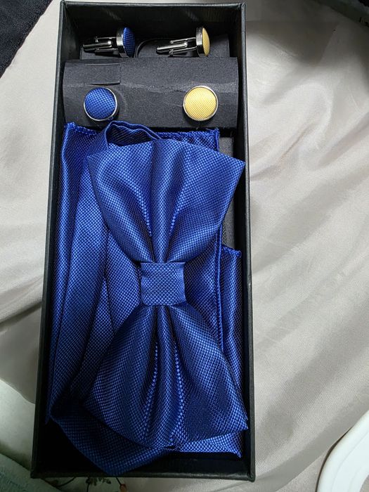 Set papion, butoni si batista. Plus cravata clasica, de colectie