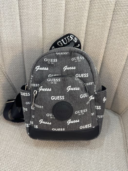 Дамска раница guess