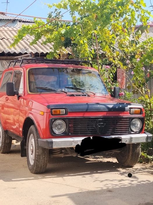 Vaz 2121 Niva sotiladi
