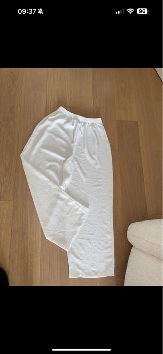 Pantaloni albi de vara