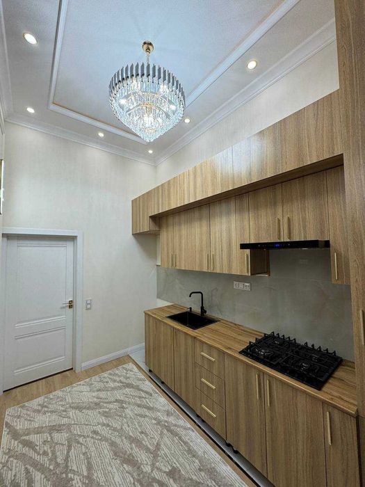 Vegas Tower 4 комнатная новый ЕВРО ремонт, Потолки 4 метра