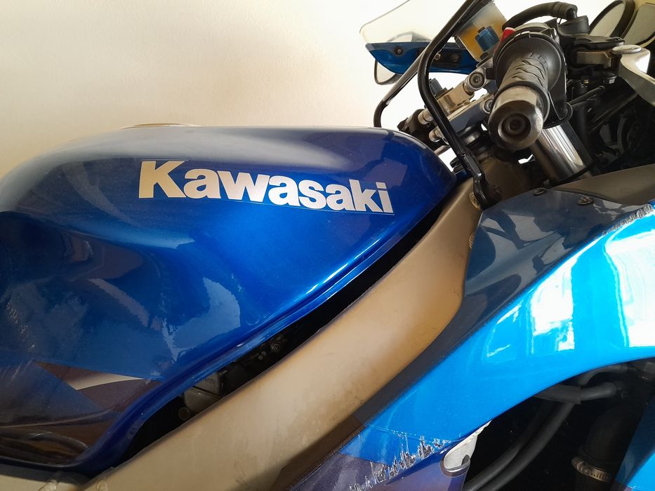 Vând Kawasaki ninja zx9r ,an1998