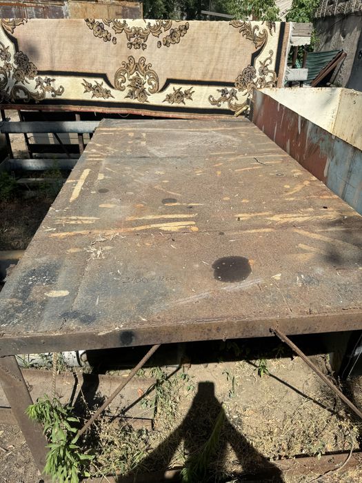 Продам столы железные