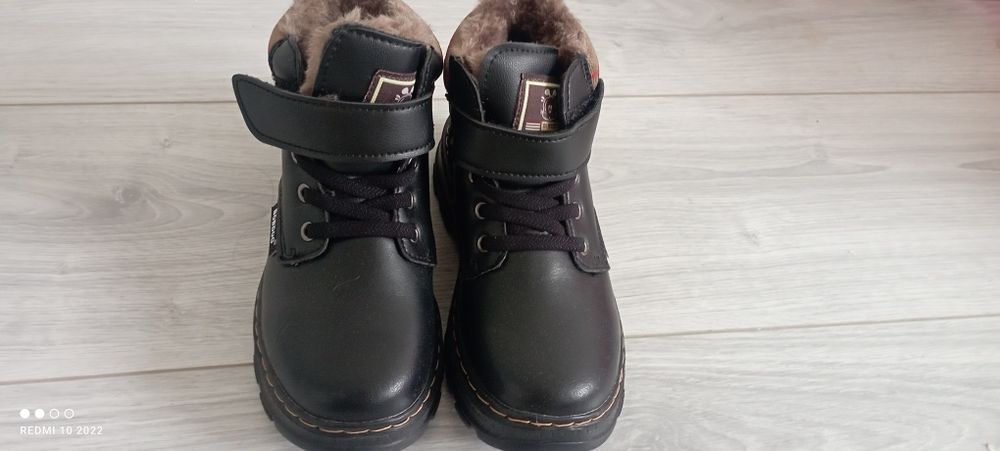 Продам обувь на девочку