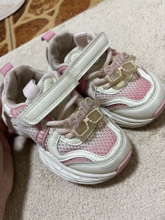 Кроссовки детские