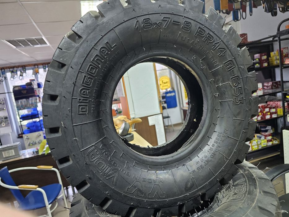 Гуми за мотокар НОВИ!