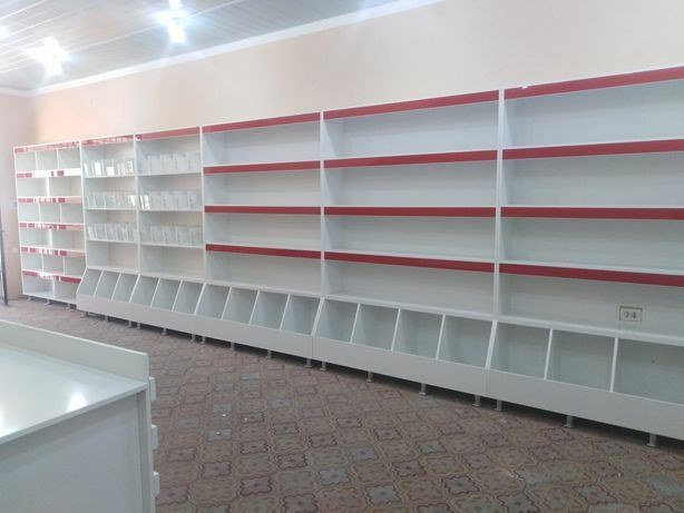 Мебел на заказ витрина полка стеллаж
