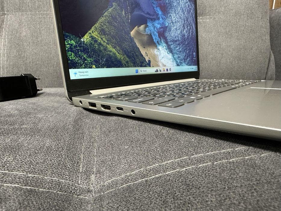 Ноутбук Lenovo intel/256GB SSD/Windows 11 Pro